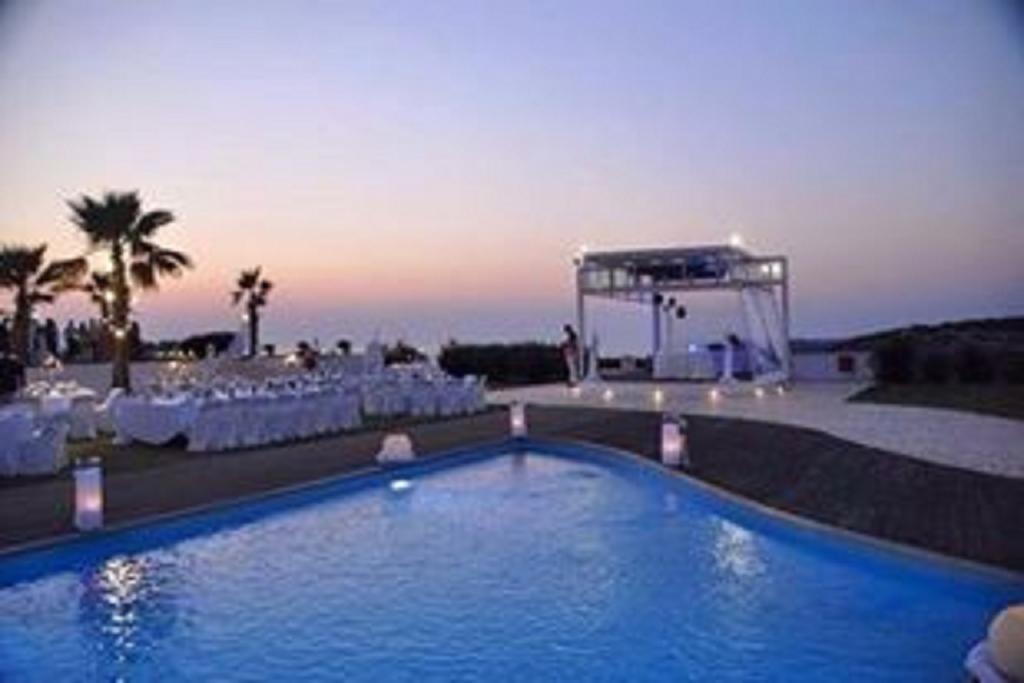 Reveli Estate Villa Kalathas Rum bild